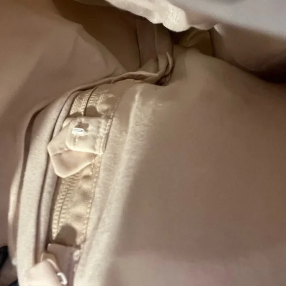Shape-wear.